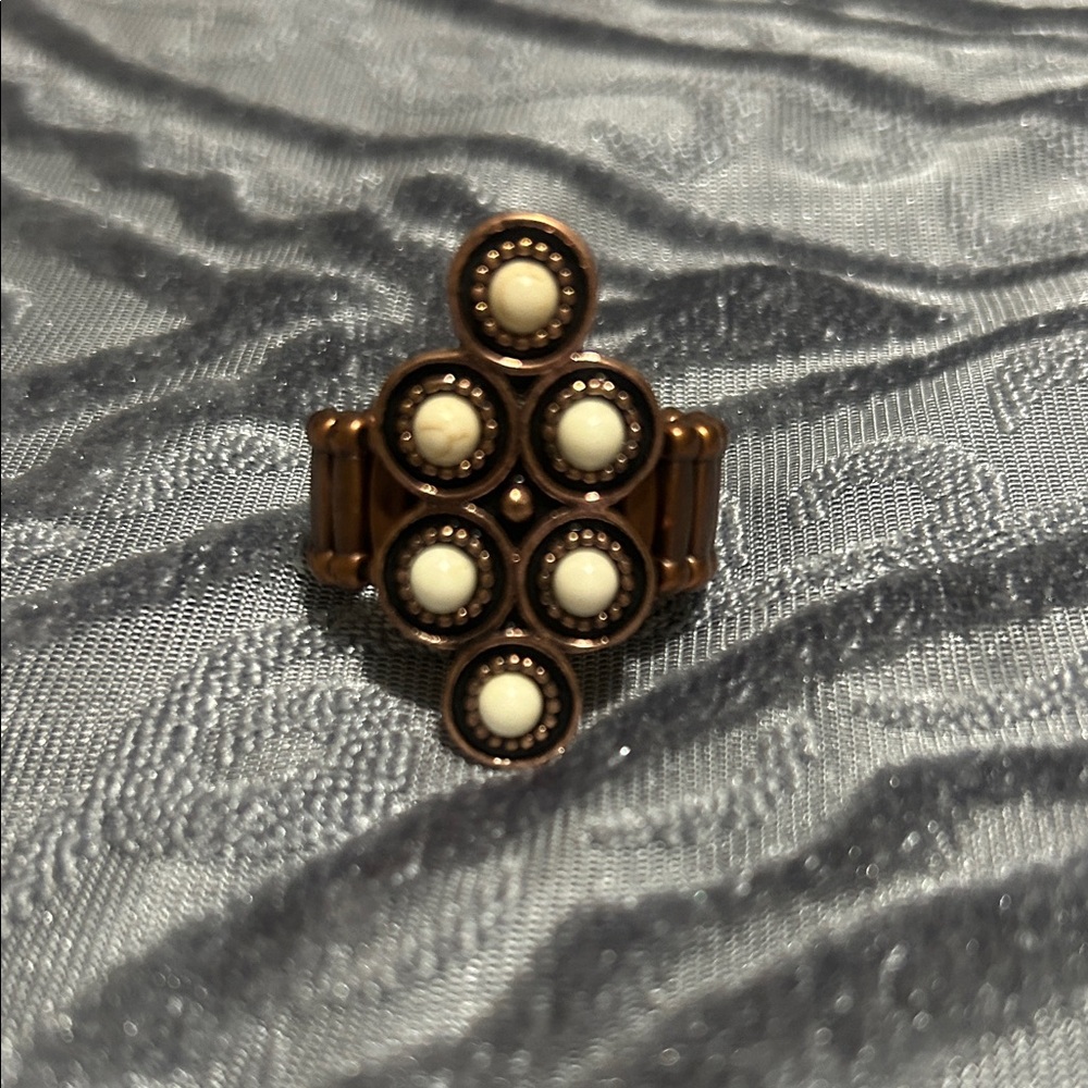 Gold-Tone & Cream Bead Cluster Statement Ring. Stretchy band!!!